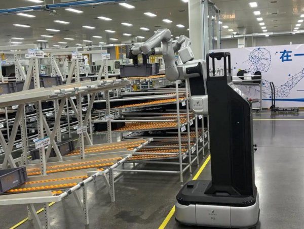 一片红配资 人形机器人商业化提速，多家企业拿下千万订单